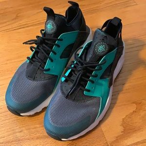 Nike Huarache Size 11